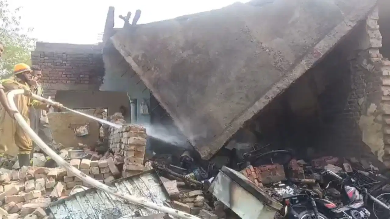 Kasganj Explosion: 14-Year-Old Boy Dies, Four Siblings Injured as House Collapses