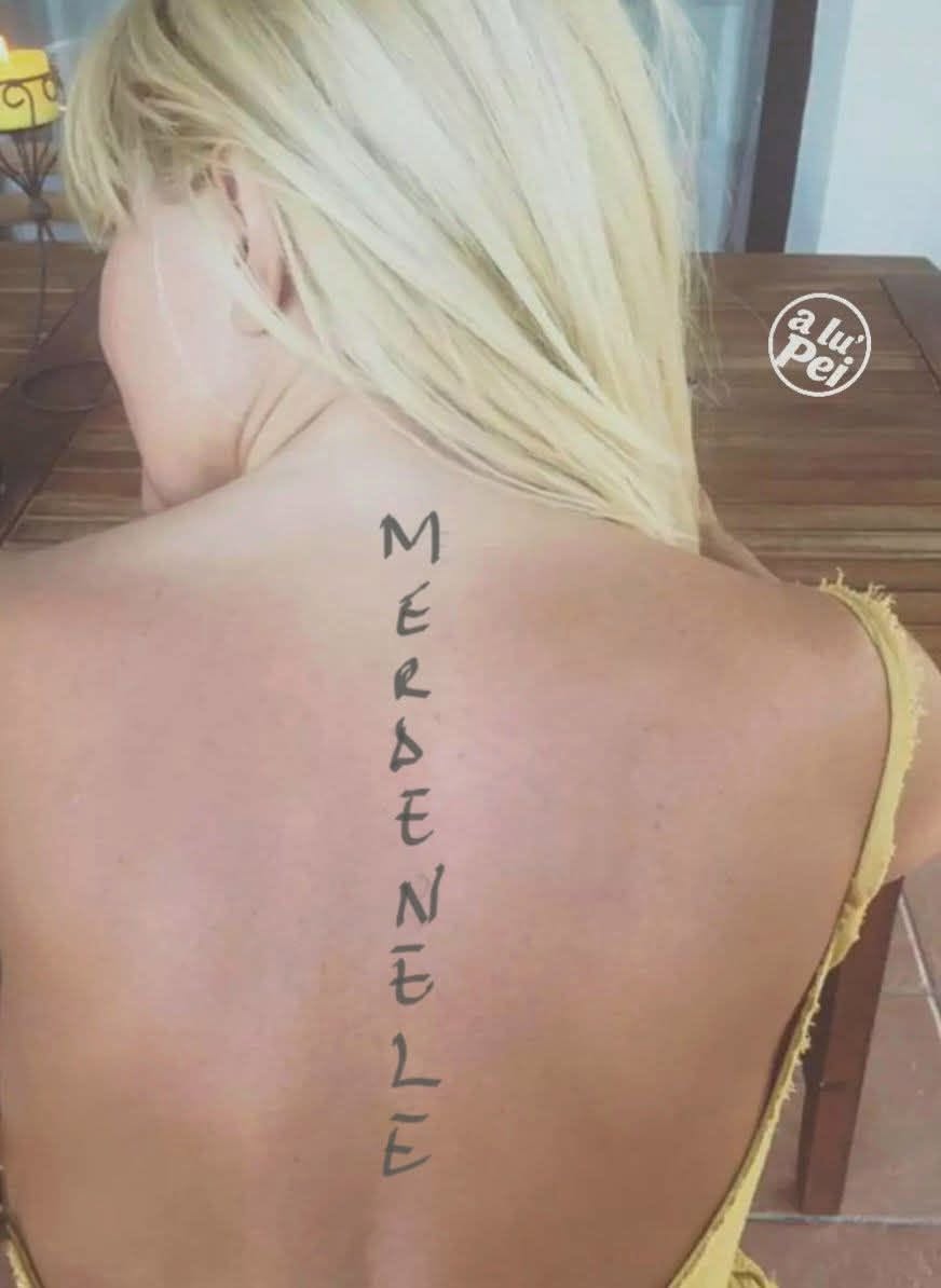 Tatuaj cu ce iubeste ea mai mult