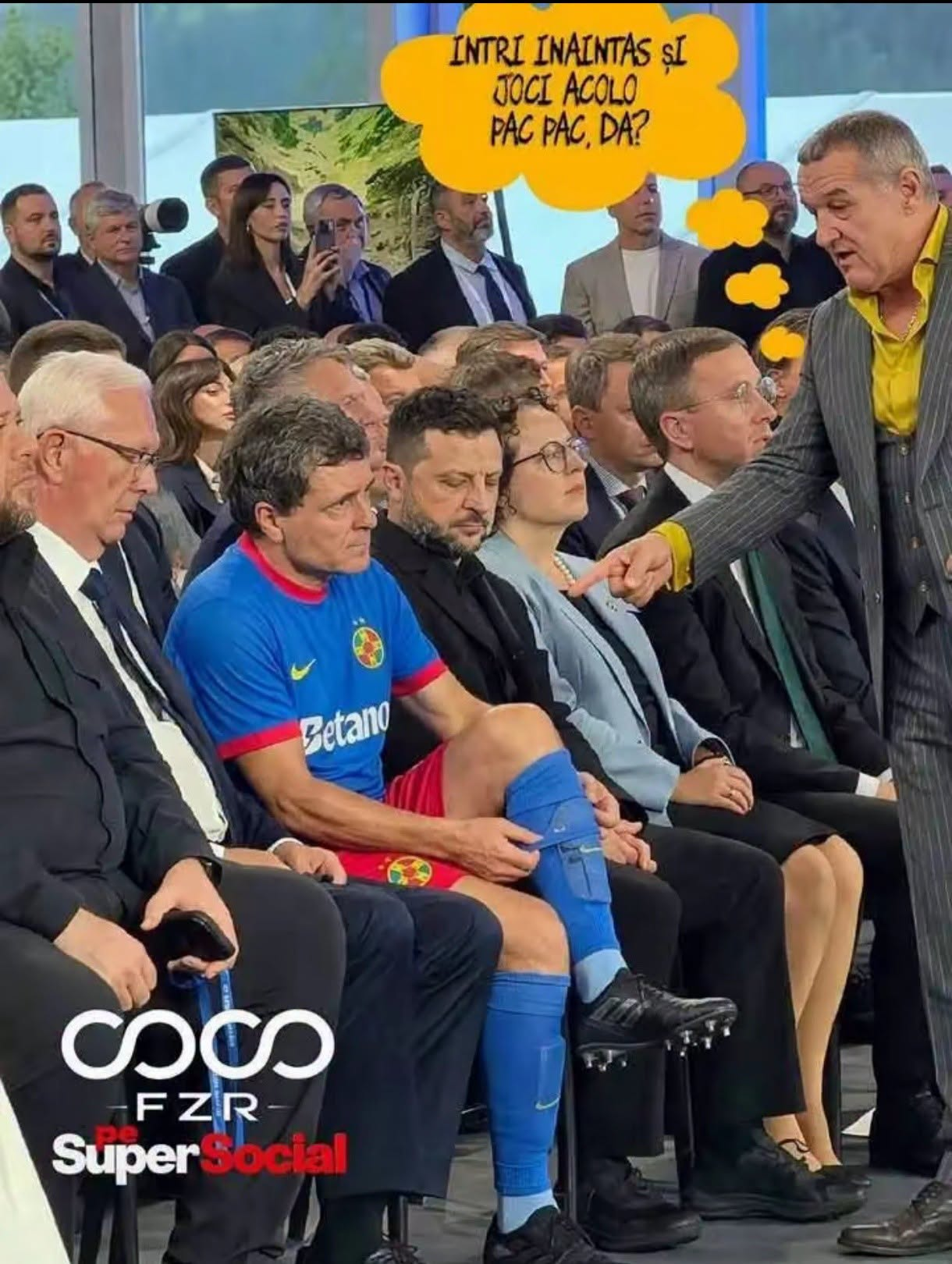Intri inaintas si joci acolo. Pap pac, da?
