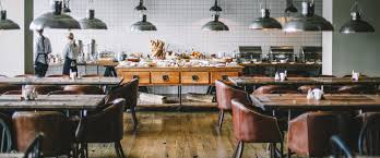 Interior de un bar moderno