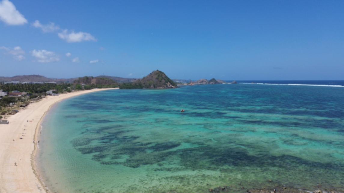 Pantai kuta mandalika