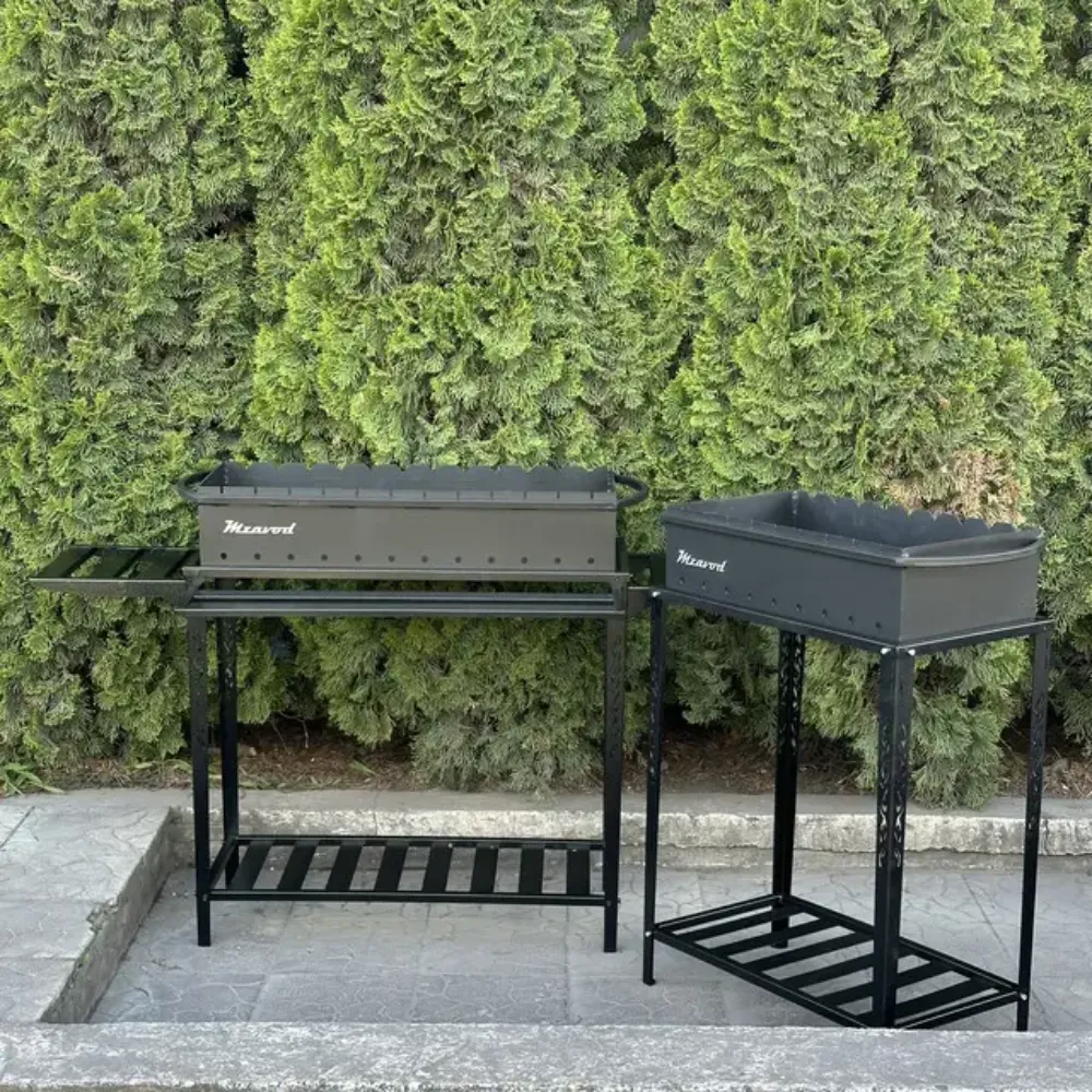 Мангали на дровниці (підставці)