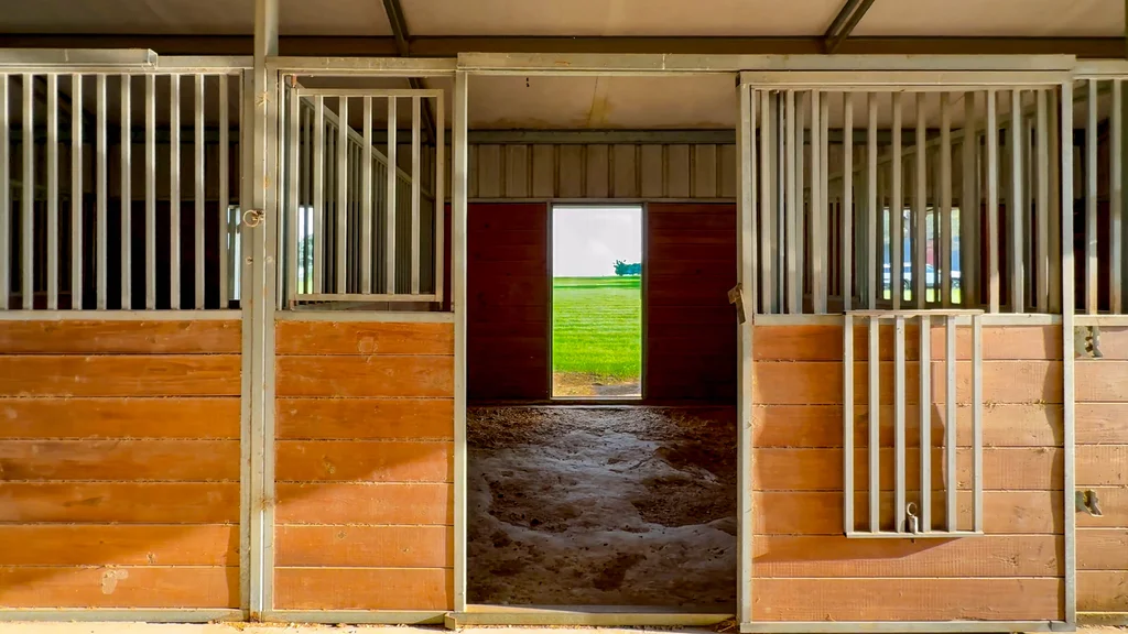 barn.stable