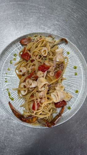 Linguini me fruta deti