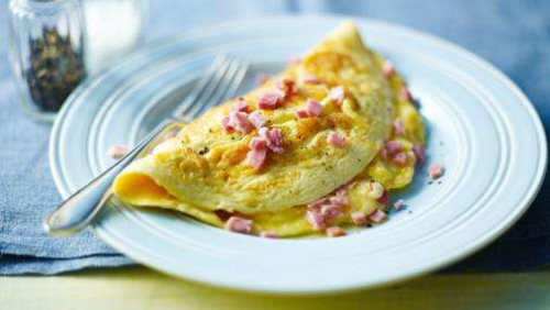 omlet djathe dhe proshute
