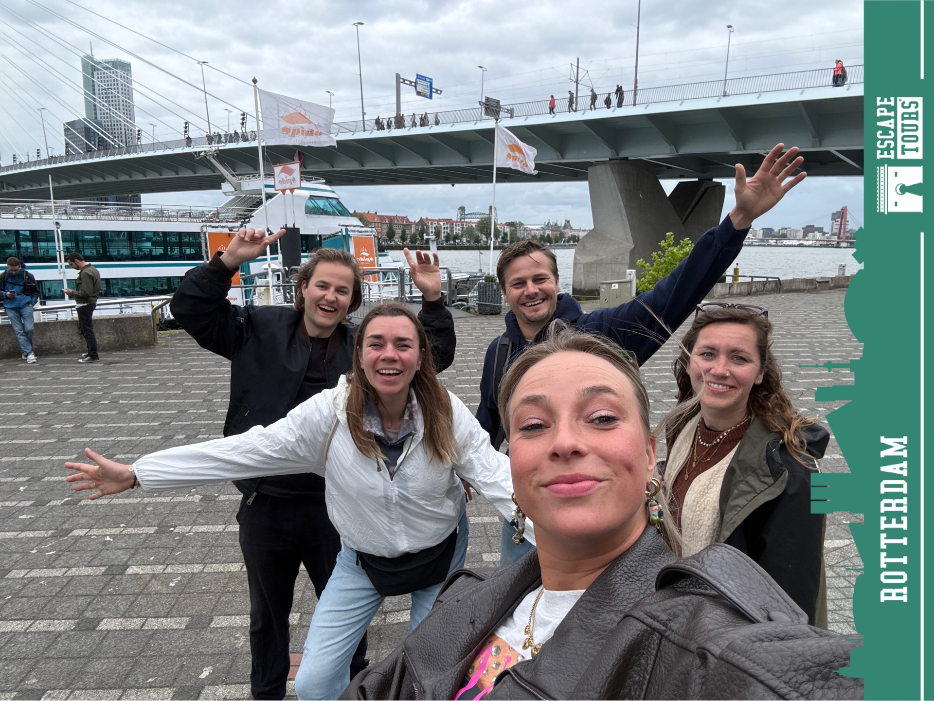 Teamfoto van What Else