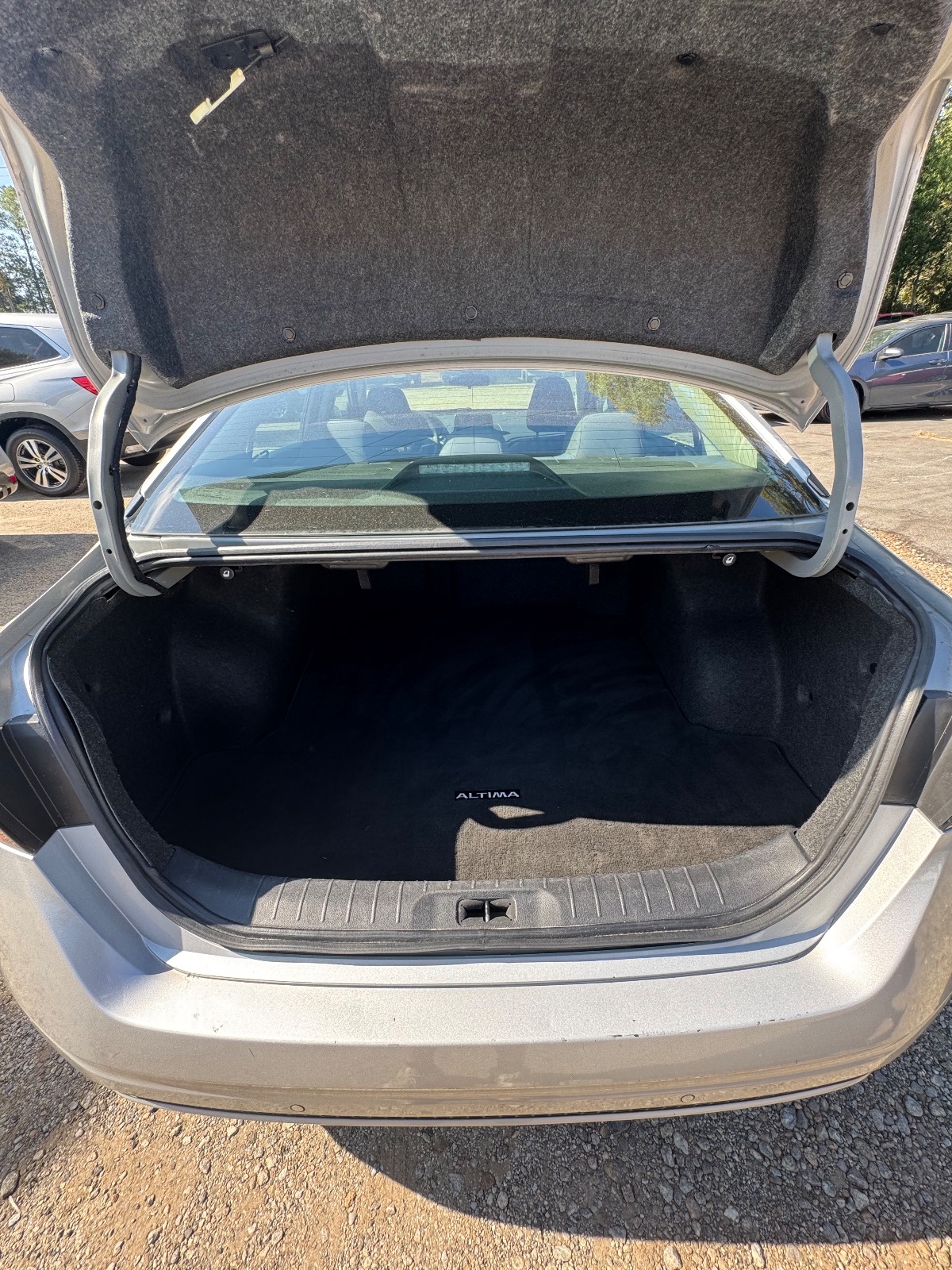 Nissan Altima photo 7