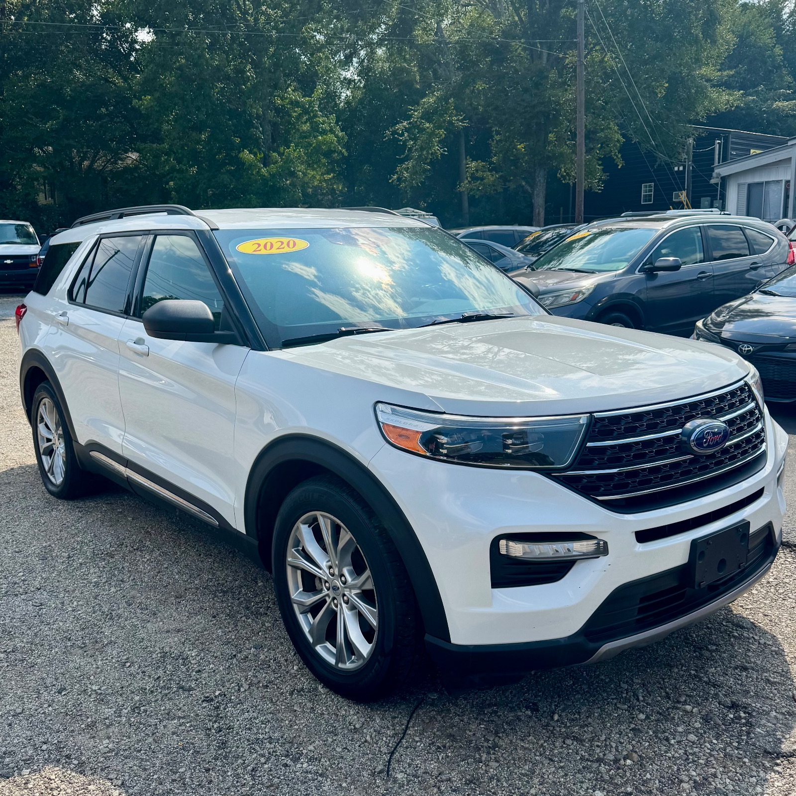 2020 Ford Explorer – photo 2