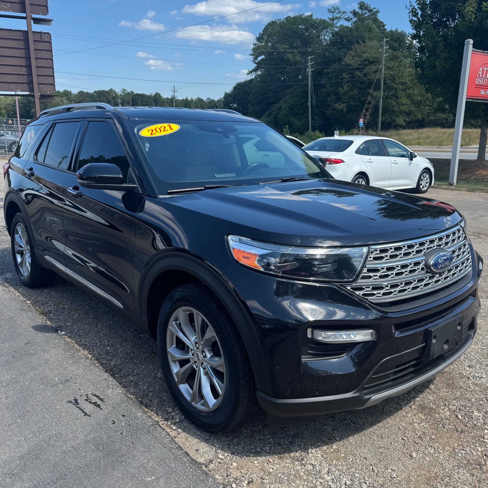 Ford Explorer photo 2