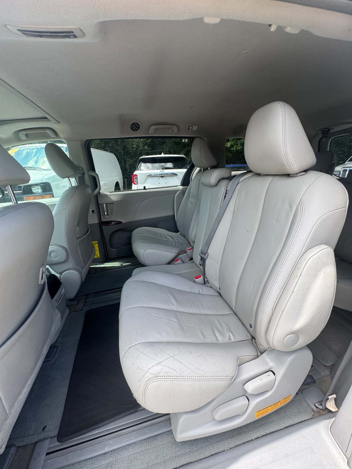 2013 Toyota Sienna – photo 6