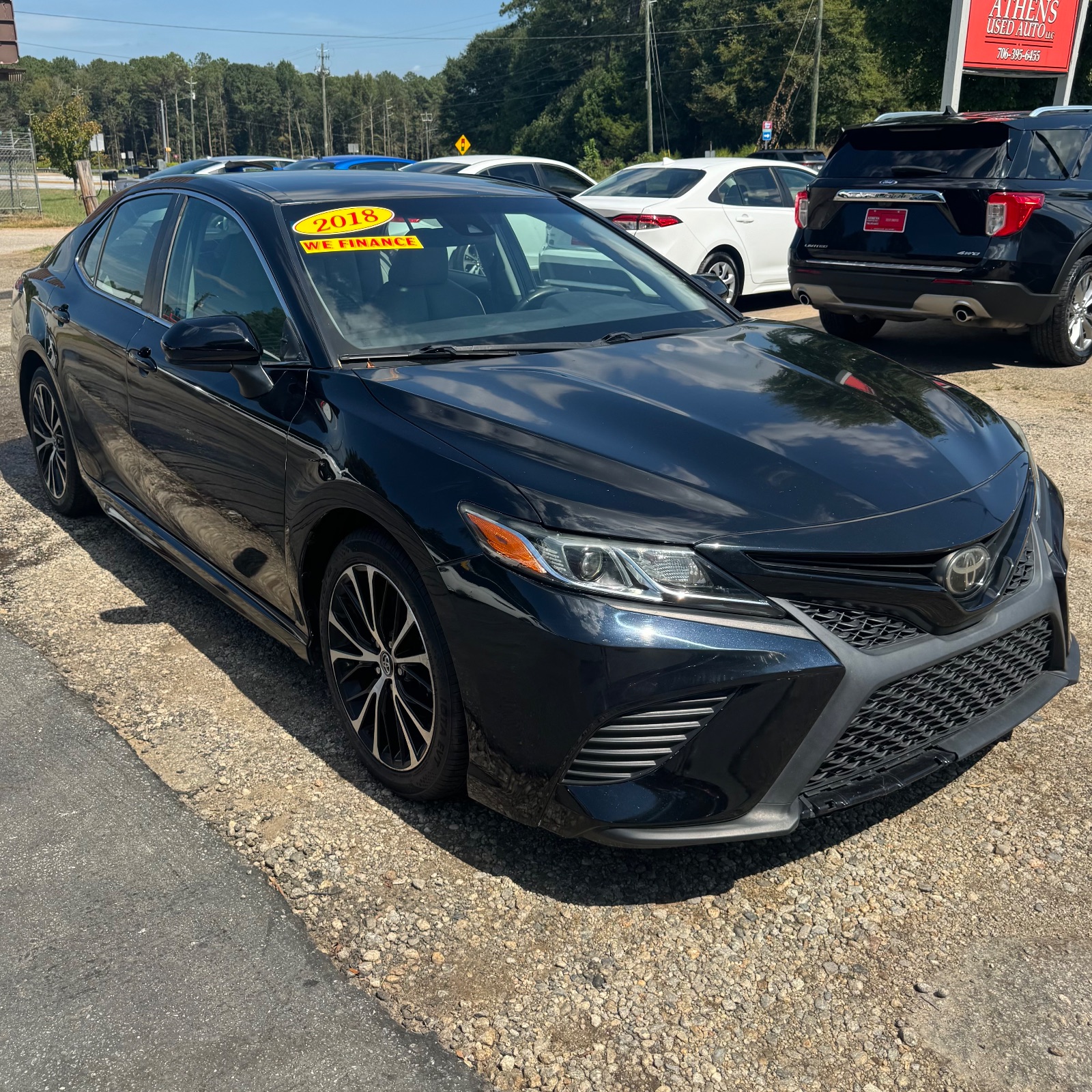 Toyota Camry photo 2