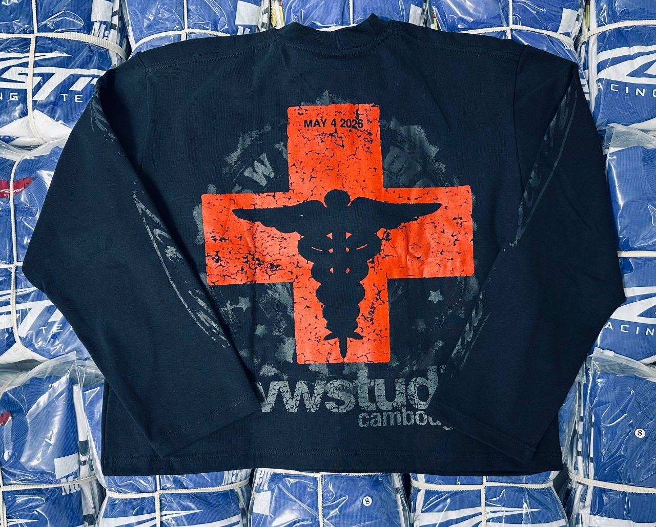 STREETWEAR thumbnail 3