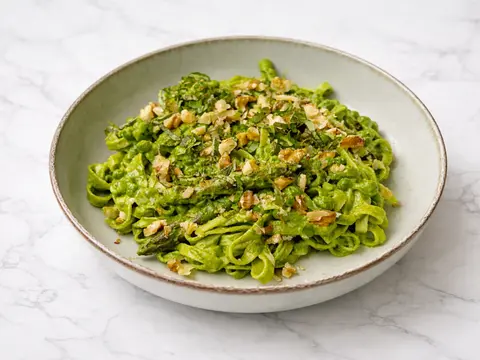 Asparagus & Pea Tagliatelle with Creamy Spinach Sauce