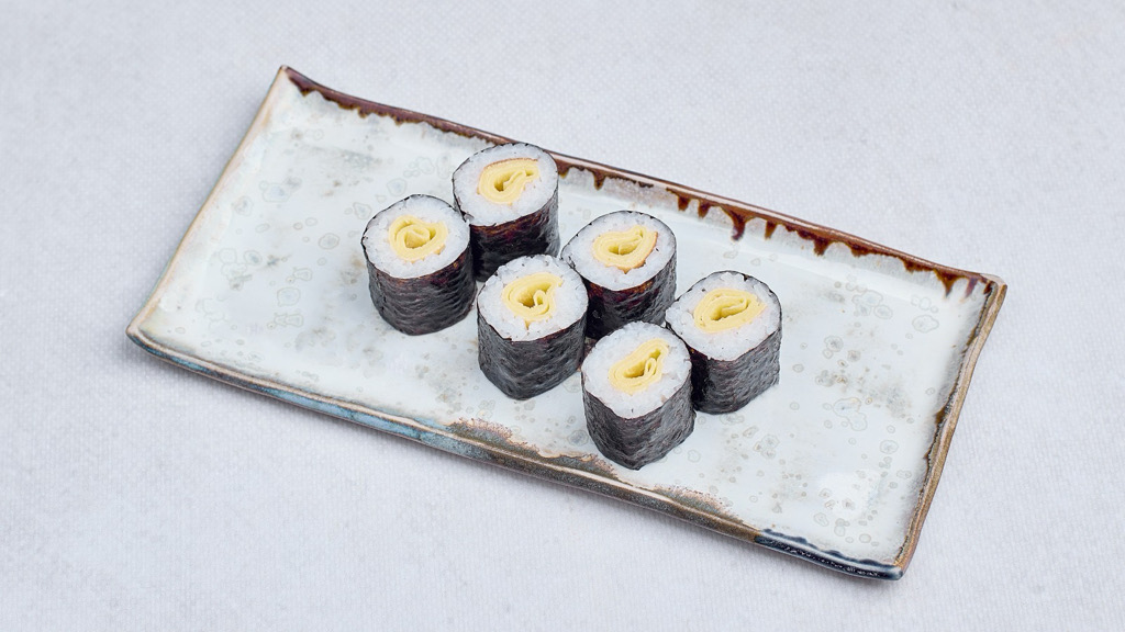 Hosomaki z tamago (6 szt.)