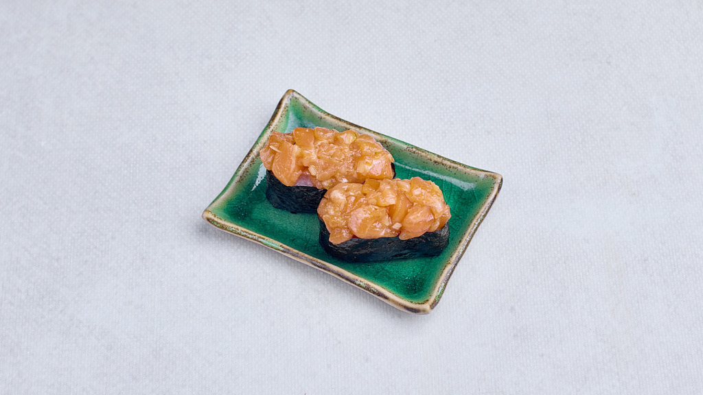 Somon tartar gunkan (2 adet)