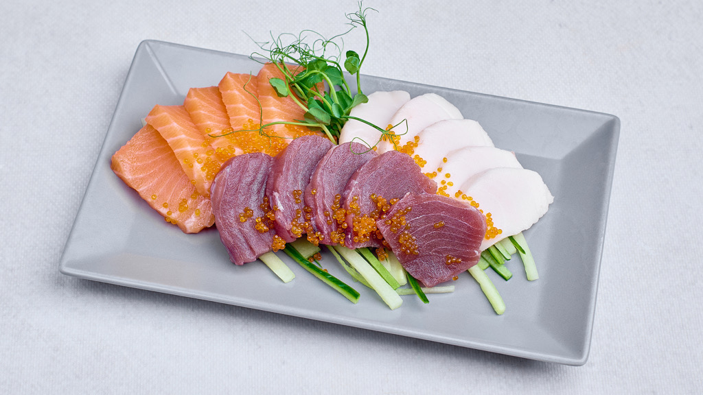 Sashimi karışık (12 adet)