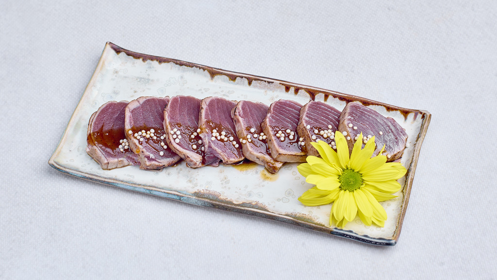 Ton balığı tataki (8 adet)