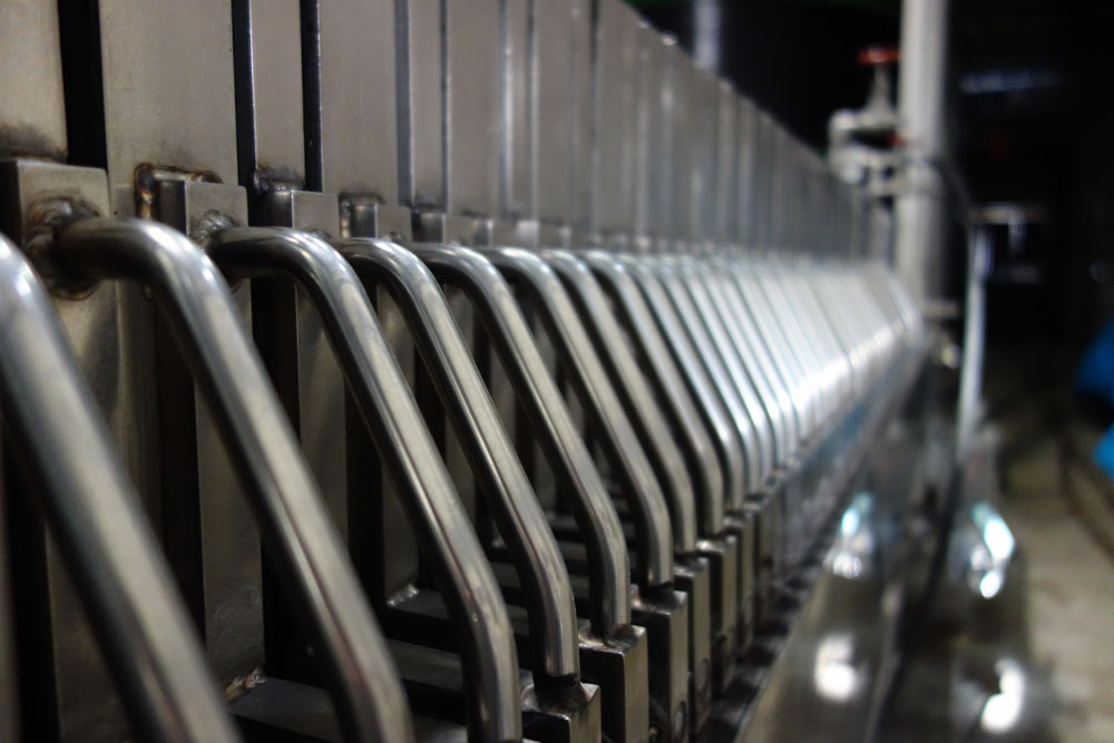 Automatic filter press (yabuta) used to press the moromi mash.