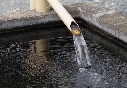 Ultra-soft spring water from a self-flowing well, drawn from the Suzuka mountain range aquifer, used for brewing.