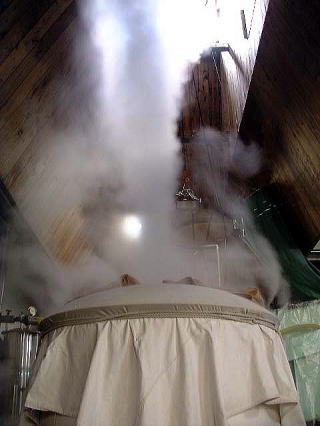 Steam rising from the rice steamer (koshiki)