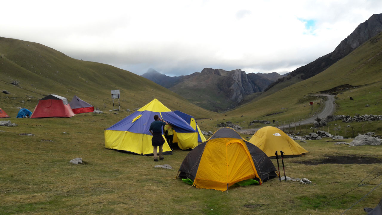 Lucio Huayhua Expeditions - Campamento de Cuartel Huain