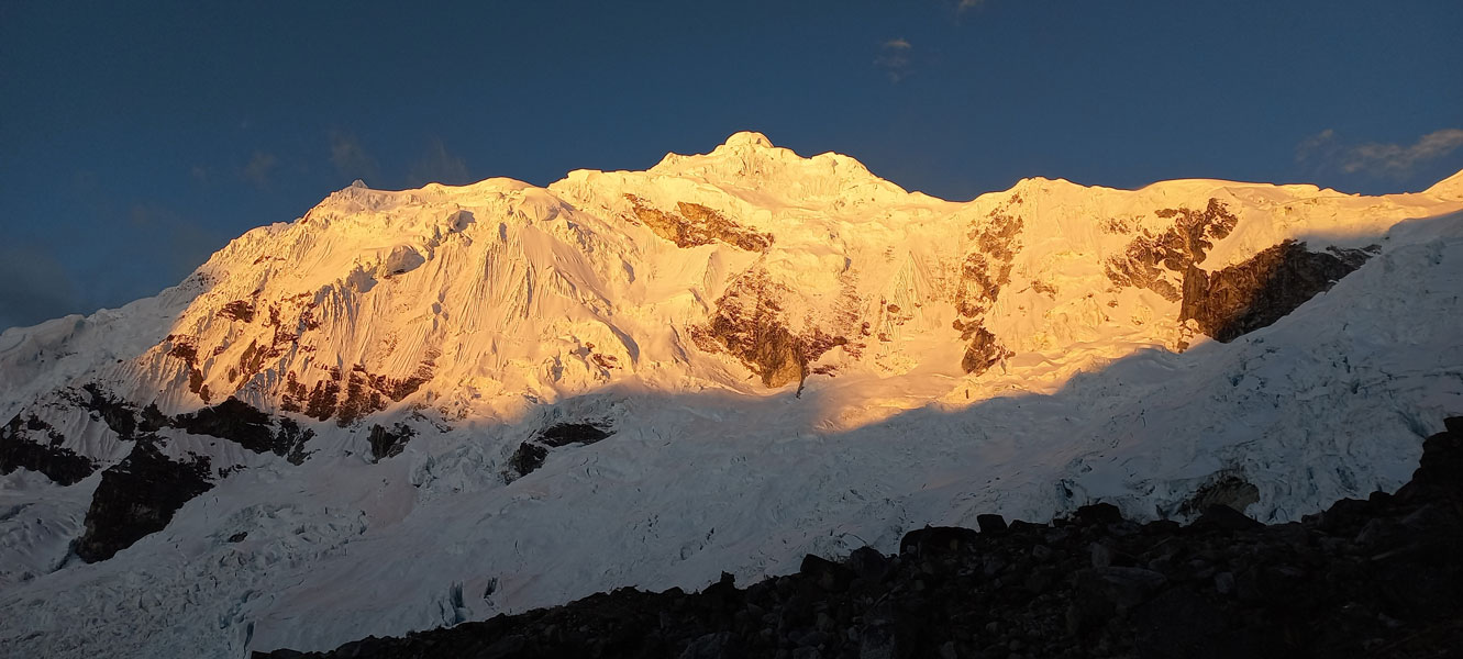Lucio Huayhua Expeditions - Atardecer Nevado Chopicalqui