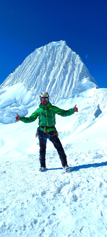 Lucio Huayhua Expeditions - Campo alto del Nevado Alpamayo