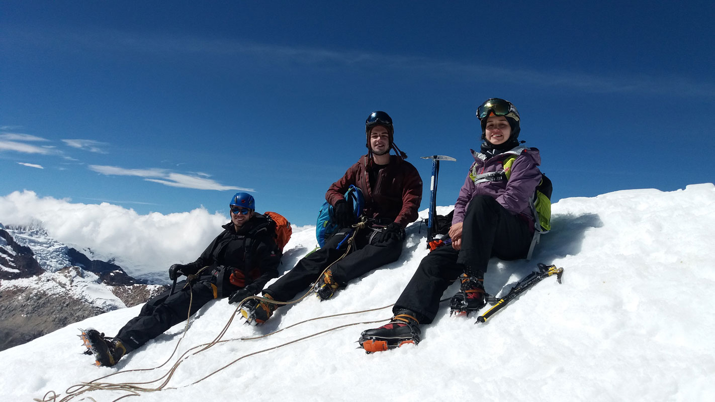 Lucio Huayhua Expeditions - Cumbre del Nevado Ishinca