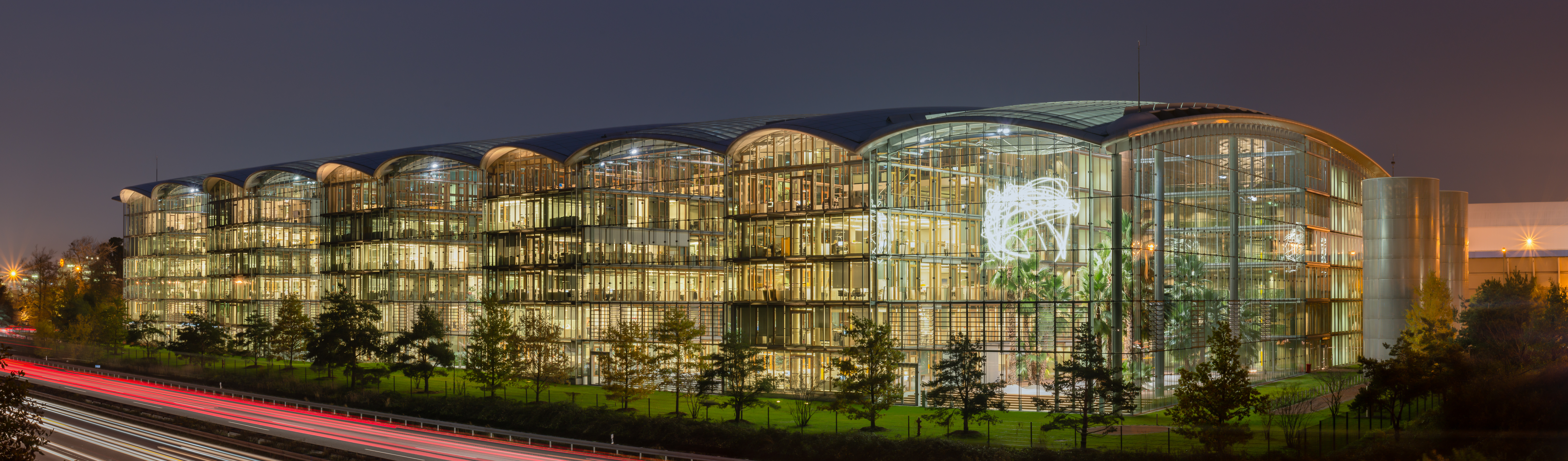 Nighttime picture of the Lufthansa Aviation Center