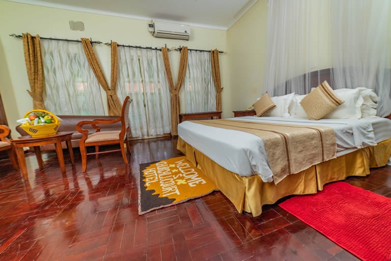 Churchill Courts Hotel