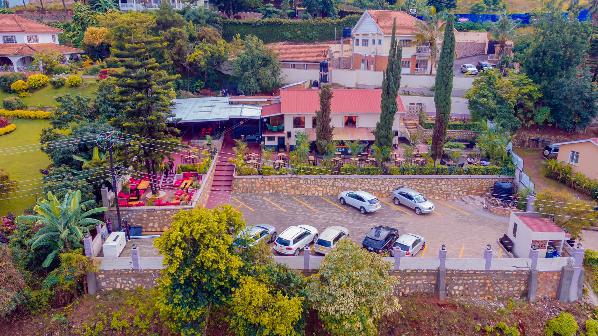 Horus Lounge Ug