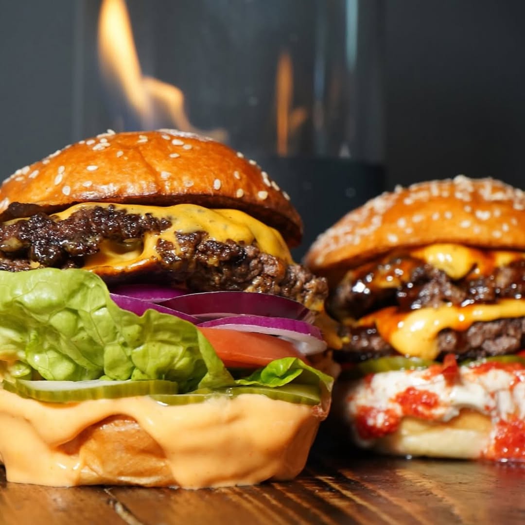 Lunch time just got dirty🍔🔥Order a beef burger o