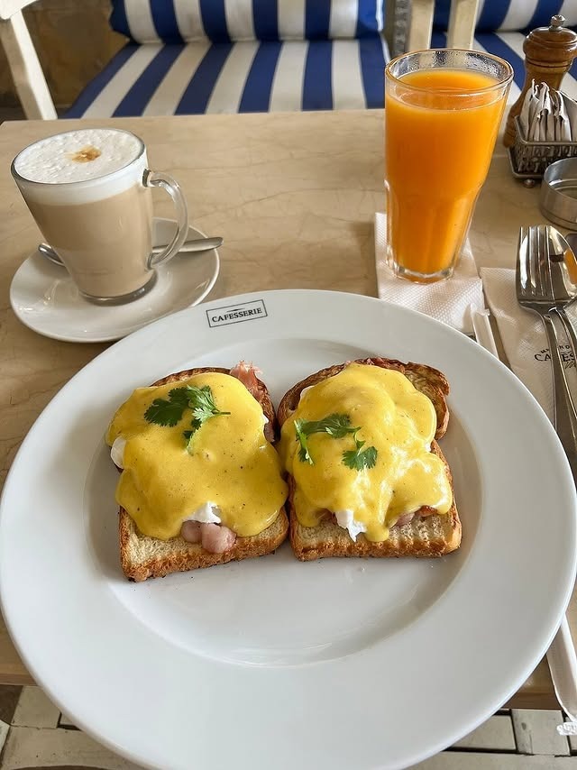 🥂 Breakfast Bliss at Cafesserie Uganda ☕🍳
Start 