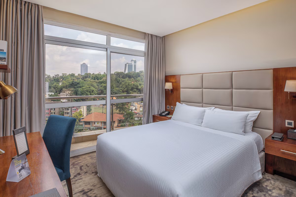 Deluxe Room, 1 Queen Bed, Balcony image 2