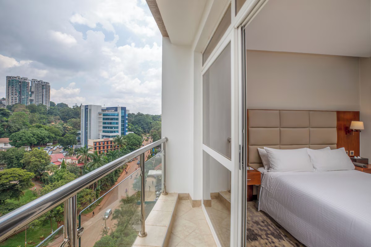 Deluxe Room, 1 Queen Bed, Balcony image 6