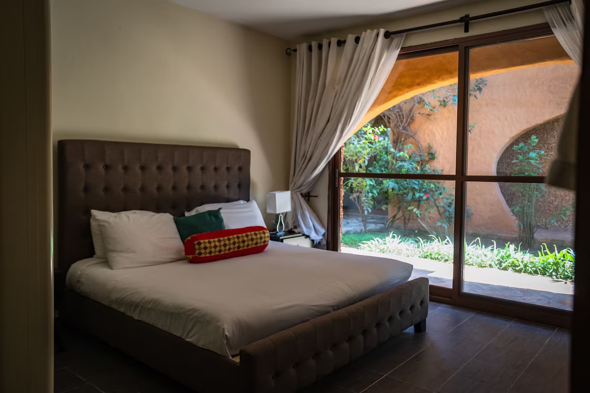 Executive Suite image 7