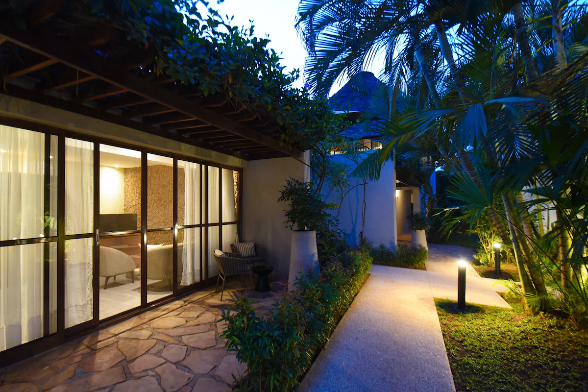 Executive Suite image 8