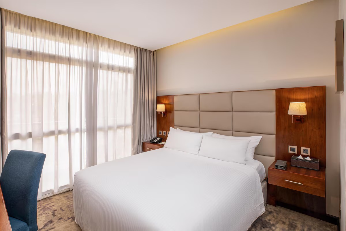 Deluxe Room, 1 Queen Bed, Balcony image 1