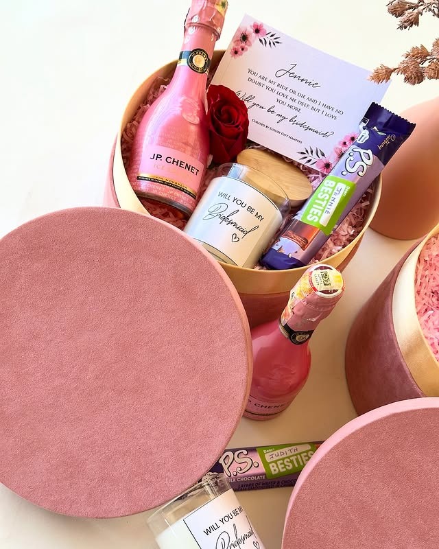 Bridesmaids Gift boxes image 2