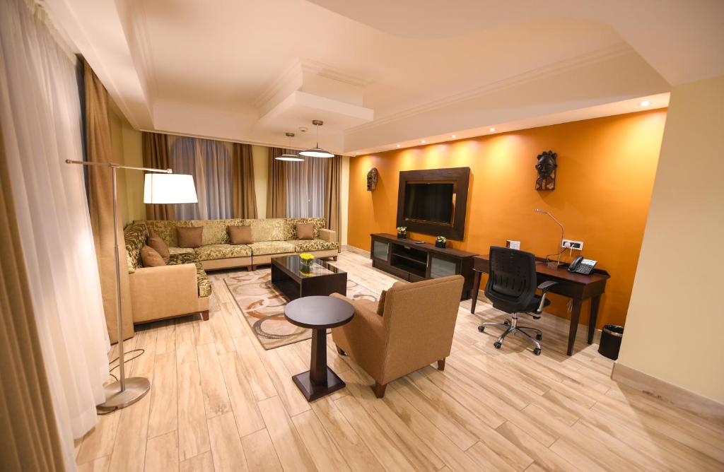 Three Bedroom Penthouse image 2