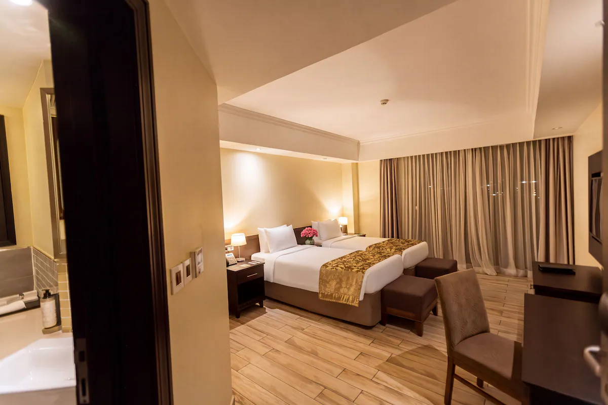 Three Bedroom Penthouse image 11