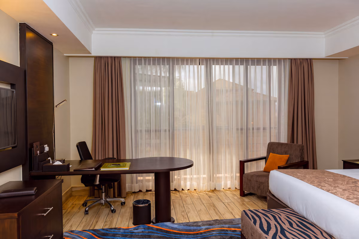 Executive Room image 5