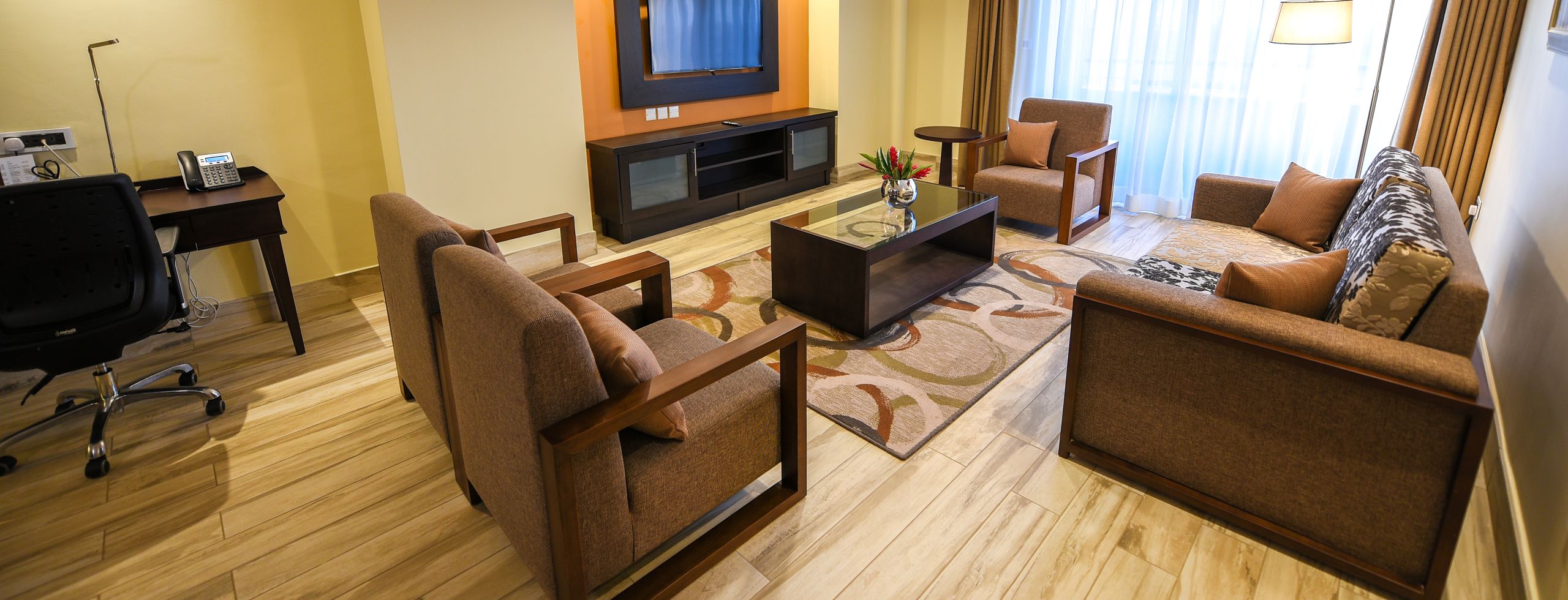 One Bedroom Suite image 3