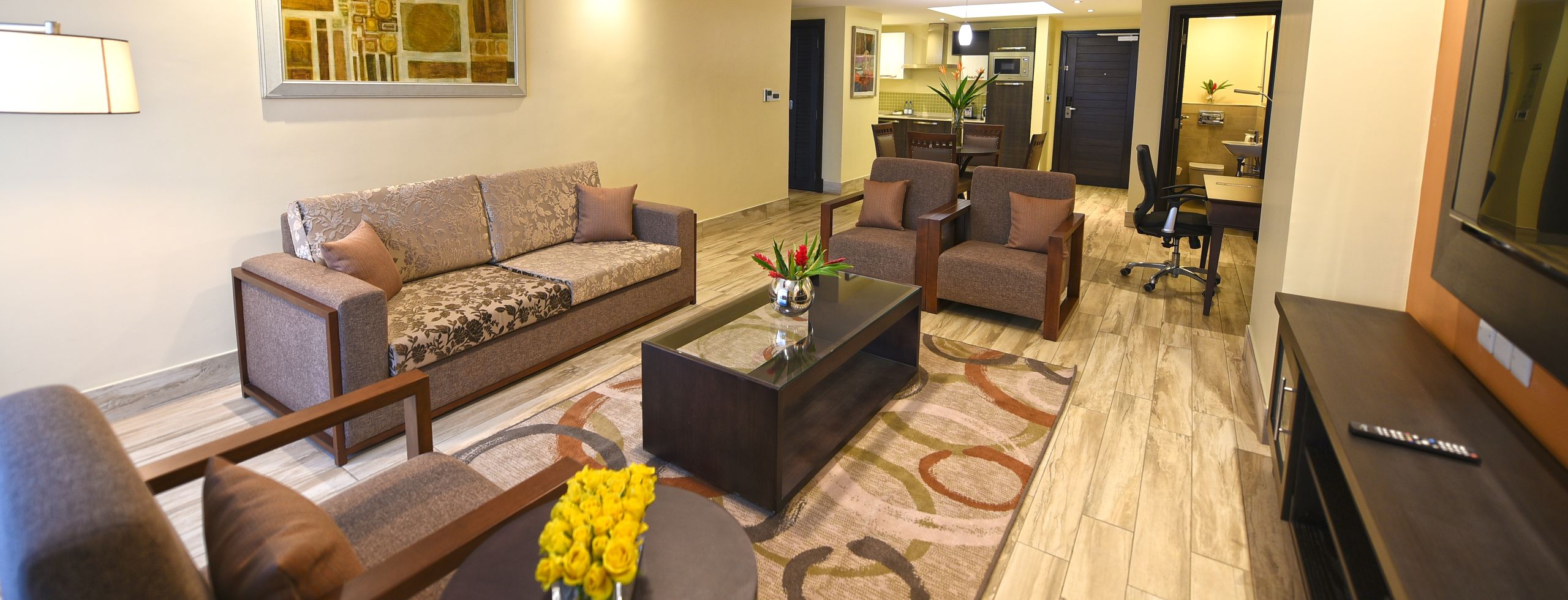 One Bedroom Suite image 2