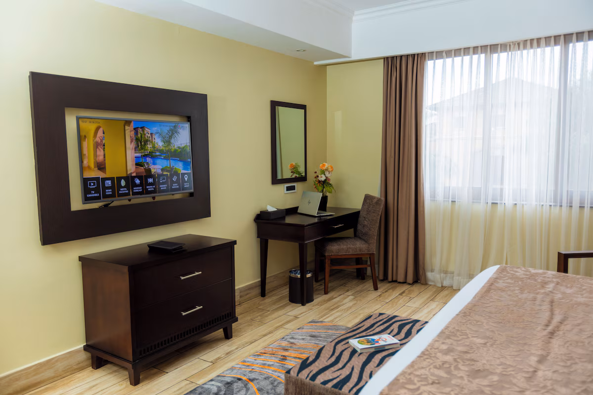 One Bedroom Suite image 6