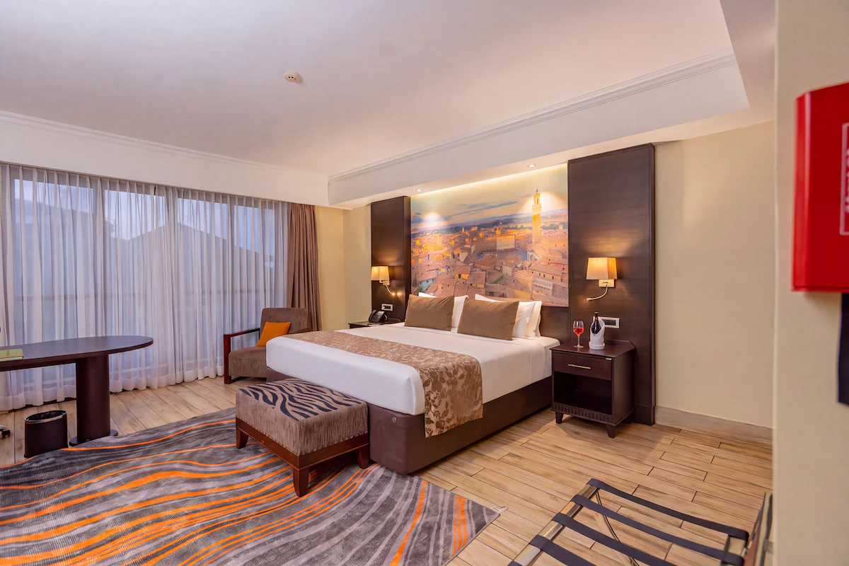 Executive Room image 2
