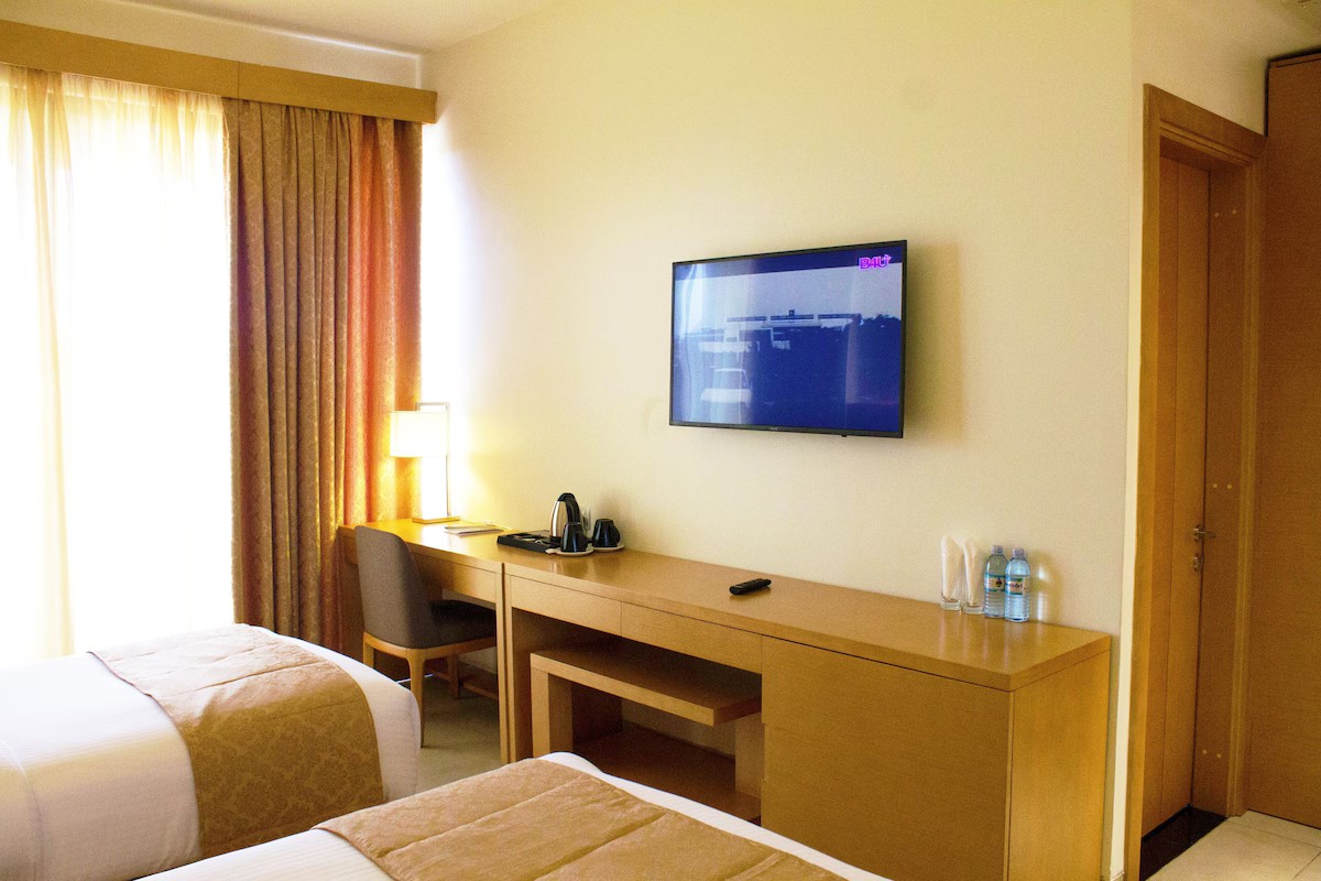 Classic Twin Room, Balcony image 8