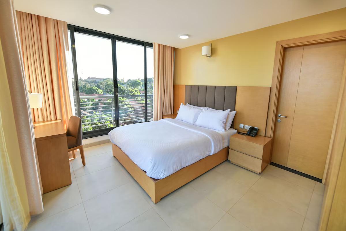 Classic Suite, Balcony image 3