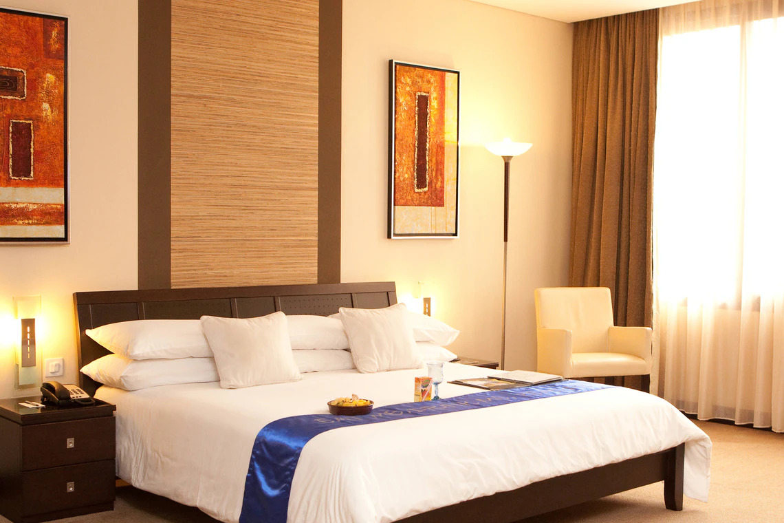 Smaller Suite 1 King, City view
