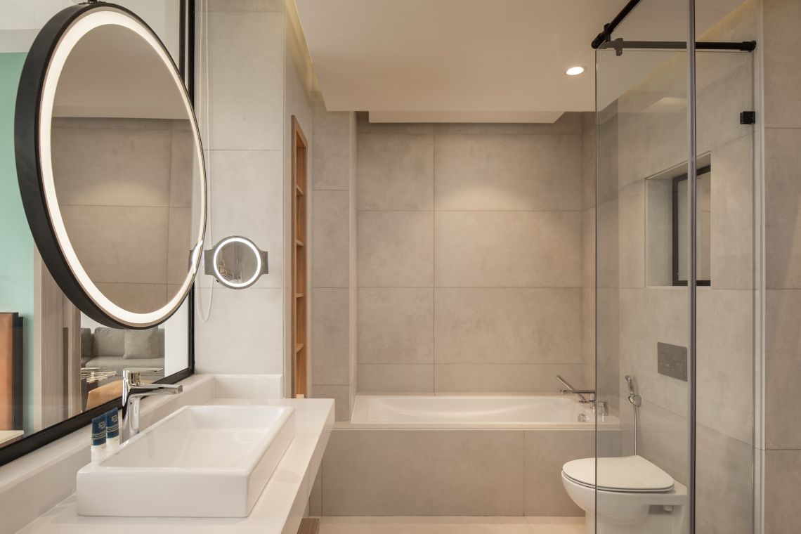 Executive King Suite with City View image 3